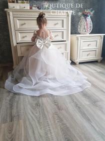 wedding photo - Ivory flower girl dress, Flower girl dress tulle, Lace flower girl dress, Girl wedding dress,Junior bridesmaid dress,Flower girl dress train