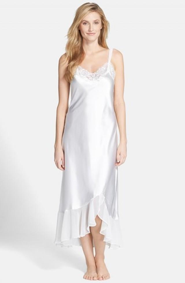 Oscar De La Renta Sleepwear 'Always A Bride' Nightgown #2248968 - Weddbook