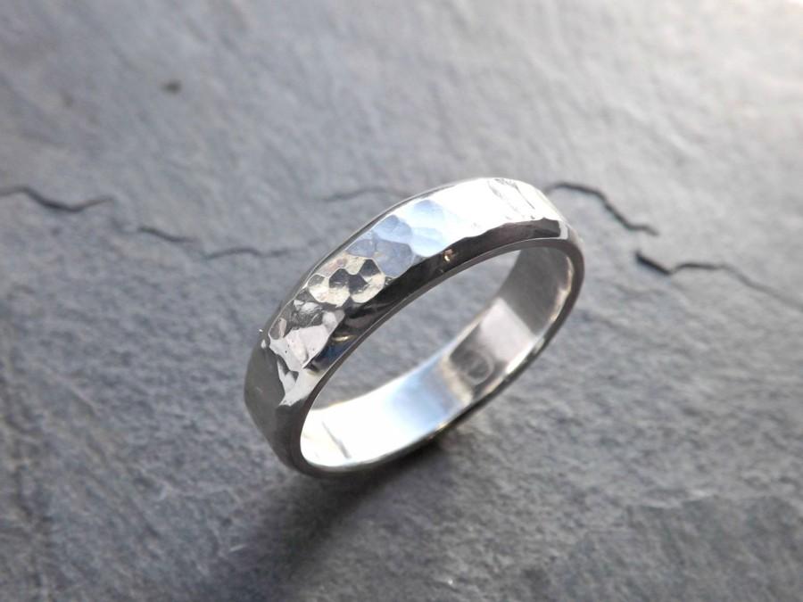 5: Unique Mens Wedding Bands Platinum